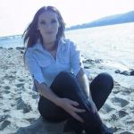 ����� ����