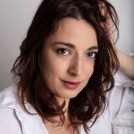 ���-������