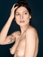 ����� ����