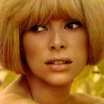 ����� ����