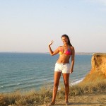 ����� ����