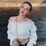 ����� ����